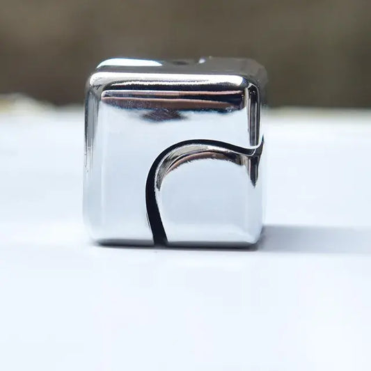 Spinner de Punta de Dedo de Cubo Metálico